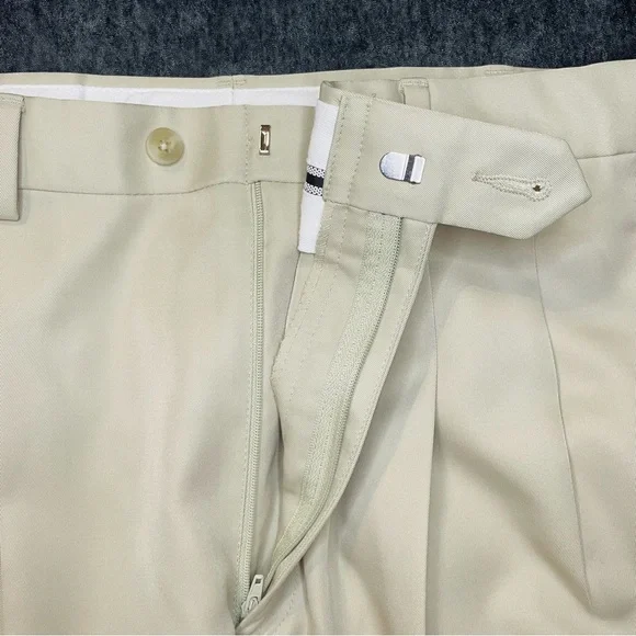 Jos A Bank Leadbetter Golf Pants Mens 34x29 Expandable Waist Pleated Front Khaki - Picture 8 of 8